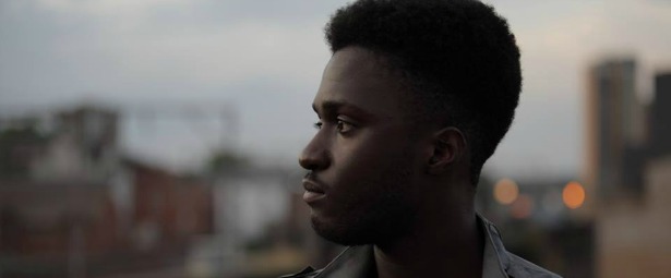 "Walk" | Δείτε το νέο video clip του Kwabs