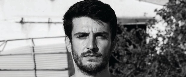 Πάμε Θέατρο | Κώστας Αμαραντίδης: «Είμαστε υπεύθυνοι όχι μόνο για όσα κάνουμε και όσα λέμε, αλλά και για όσα παραλείψαμε να πούμε ή να κάνουμε» 