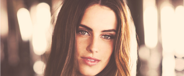 “Silicone In Stereo“ | Δείτε το νέο video clip της Jessica Lowndes