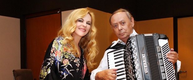 Έρχεται νέα δισκογραφική δουλειά από την Έφη Οικονομάκη με τίτλο "Χθες & σήμερα"