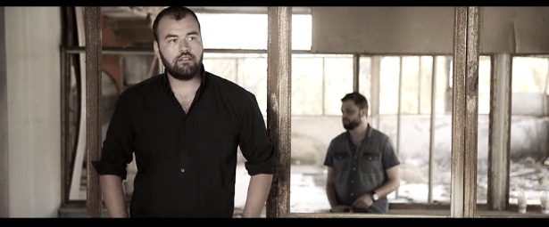 Νίκος Σαπουντζάκης & Γιώργος Νικηφόρου Ζερβάκης| Το νέο τους video clip για το τραγούδι "Κρίνα Λευκά"