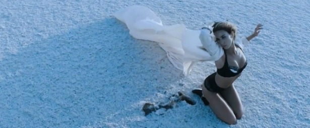 "Τατουάζ"| Η Κατερίνα Στικούδη πιο sexy από ποτέ στο ολοκαίνουριο video clip της!