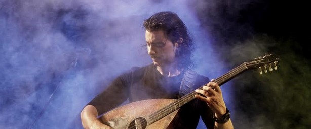 Greeklish Babylon & Νίκος Ζιώγαλας επιστρέφουν με "νησιά θαύματα και θάλασσες"...