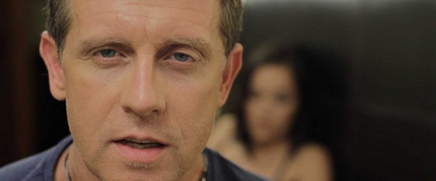 Γιάννης Σαββιδάκης | Ακούστε το νέο του τραγούδι με τίτλο "Ο Τζιμάκος και η Μαίρη"!