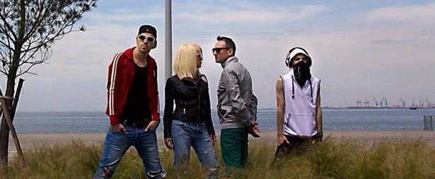 "Artificial" | Οι Mikro μας παρουσιάζουν το ολοκαίνουριο single τους!