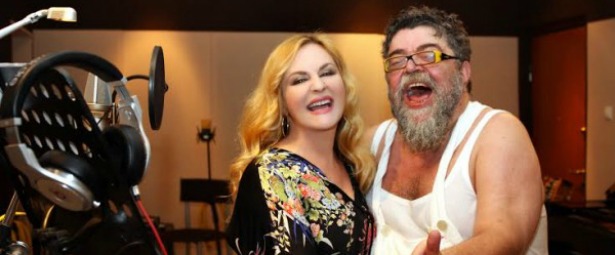 "Εσύ μου μιλάς στην καρδιά μου"| Δείτε το νέο video clip της Έφης Οικονομάκη και του Σταμάτη Κραουνάκη!