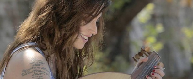 Ραλλία Χρηστίδου & Πίτσα Παπαδοπούλου | Ακούστε το νέο τους τραγούδι "Εγώ θα ‘ρθω σαν να μην έχω πληγωθεί ποτέ μου"!