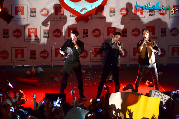 Boys + Noise Live sto Athens heart mall 32