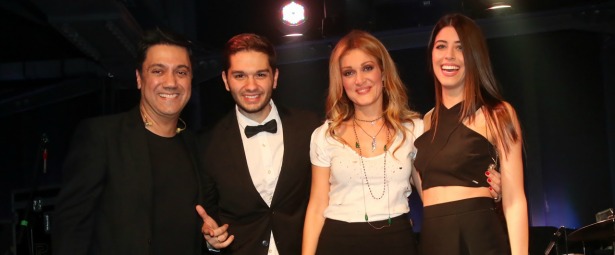 Βραδιά φίλων στο ΦΩΣ με τις Μέλισσες και την Demy! (φωτογραφίες)