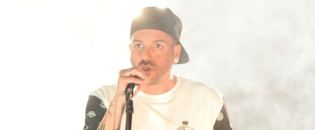 "Άσε τις λέξεις"| Ο Kiriakos DoMi μας παρουσιάζει το νέο του τραγούδι και video clip