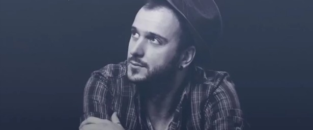 Ο Χρήστος Νινιός μας παρουσιάζει το νέο του τραγούδι με τίτλο "Καημός"