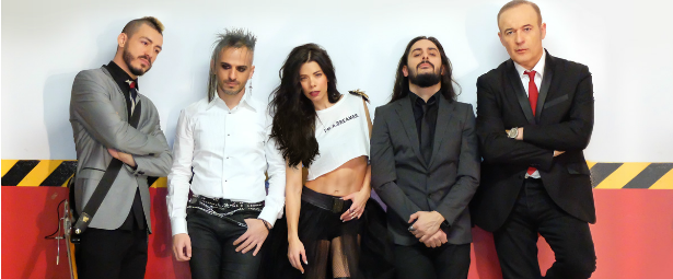 Οι C:REAL αποκλειστικά στο tralala.gr| "Η δύναμή μας πηγάζει από την ένταση και το πάθος και των πέντε πάνω στη σκηνή"