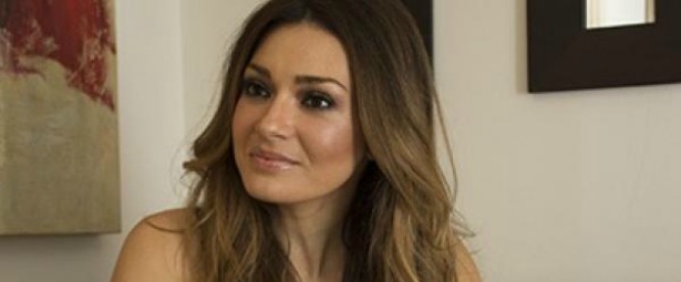 Η Αποστολία Ζώη παρουσιάζει το νέο της τραγούδι «Μια Στιγμή» σε πρωινή εκπομπή