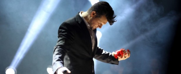 "Από Αστέρι σε Αστέρι"| Ο Πάνος Κιάμος στο ολοκαίνουριο τραγούδι του!