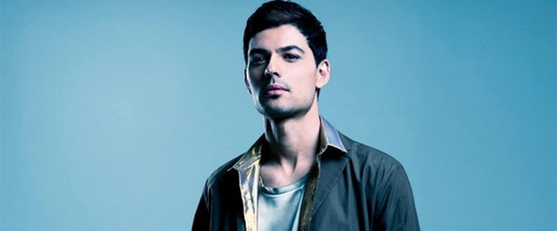 Συνέντευξη | Manos Krass: «Η ολοκλήρωση ενός καλλιτέχνη έρχεται με τη στήριξη και την αγάπη του κόσμου!»