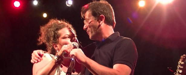 Θανάσης Παπακωνσταντίνου & Ματούλα Ζαμάνη σε live εμφανίσεις για την στήριξη αδέσποτων ζώων!