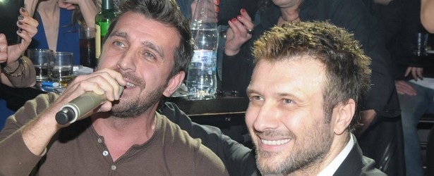 Ο Θάνος Πετρέλης τα "σπάει" στον Πλούταρχο!