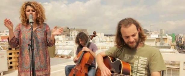 H ελληνική φωνή της Lara Eidi, στα Gibson Sessions του Ont' Sofa στο Λονδίνο