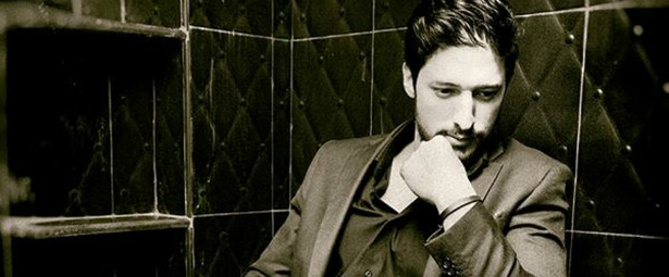 "Μη ρωτάς"| Ο Άρης Καμπανός του "The Voice 1" στο πρώτο του video clip