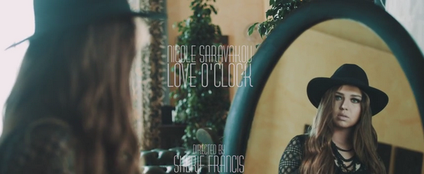 Η Nicole Saravakou συστήνεται στο κοινό με το πρώτο της τραγούδι Love O'Clock!