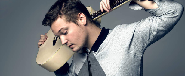 Ο Andy Nicolas μας παρασέρνει στον καλοκαιρινό ρυθμό του "Señorita (Won't You Be My)"