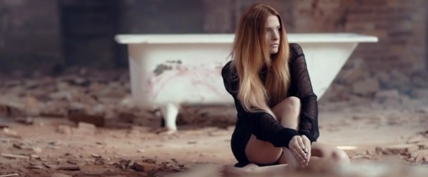 Κατερίνα Λιόλιου| Δείτε το teaser από το νέο της τραγούδι και video clip με τίτλο "Από 'δω και πέρα"!