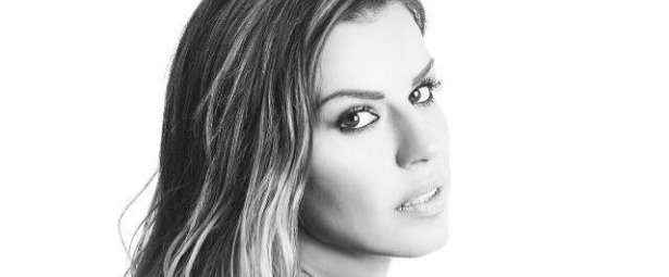 Χριστίνα Κολέτσα | Ακούστε το νέο της τραγούδι "Αγάπα με όπως σ' αγαπώ"!