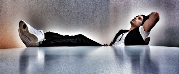 «Μαζί και Παντού» | Ο Αλέξανδρος Ρίγος παρουσιάζει το νέο του τραγούδι!