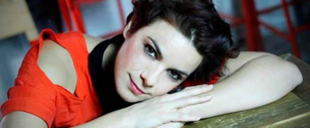 «Μεσοπέλαγα» | Ακούστε το ολοκαίνουργιο τραγούδι της Ανδριάνας Μπάμπαλη!