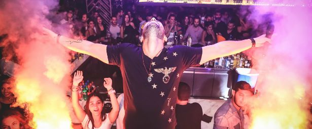 Απογείωσε με την πρεμιέρα του το κοινό ο Ηλίας Βρεττός στο Dames!