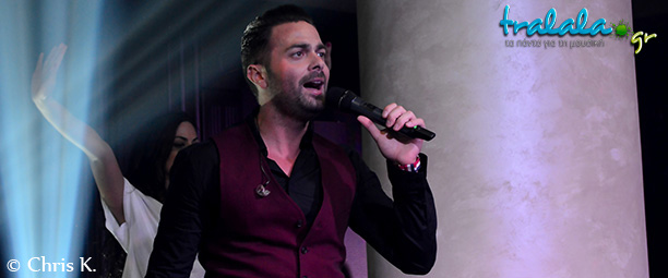 "Όταν με κοιτάς"| Μόλις κυκλοφόρησε το ολοκαίνουριο video clip του Ηλία Βρεττού, δείτε το!