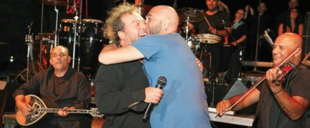 Γιάννης Πάριος και Stavento τραγουδούν για ένα "Παιδί μονάχο" | Ακούστε την ολοκαίνουργια συνεργασία τους!