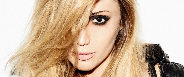 «Μου Λείπεις» | Ακούστε το πρώτο τραγούδι της συνεργασίας της Στέλλας Καλλή με τον Γιώργο Θεοφάνους!