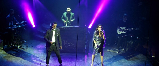 Έκλεψαν τις εντυπώσεις οι Vegas στην πρεμιέρα τους στο Κέντρο Αθηνών! (Φωτογραφίες)