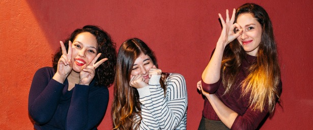 Οι Ελληνίδες R2E που τραγουδούν στα Κορεάτικα και φιλοξενήθηκαν από την Κορεάτικη τηλεόραση!