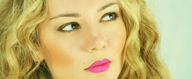 Μπέλα Μαίρη| Η τραγουδίστρια που έγινε γνωστή διασκευάζοντας τραγούδι του Παντελίδη στο The 2Night Show!