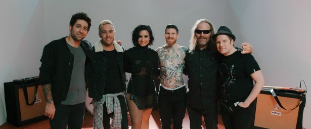 "Irresistible" | Δείτε το νέο video clip των Fall Out Boy & Demi Lovato!