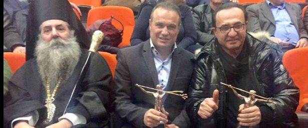 Τιμητική βράβευση στον Λευτέρη Πανταζή παρουσία του Μητροπολίτη Πειραιώς!