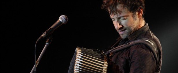 "Parapatam"| Αυτό είναι το νέο τραγούδι του Κωστή Μαραβέγια!