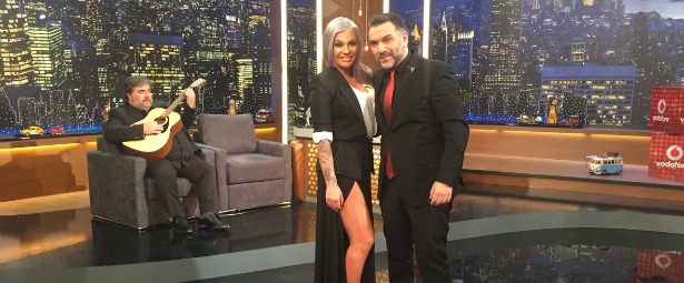 Η Naya στο "The 2Night Show" με το Γρηγόρη Αρναούτογλου!
