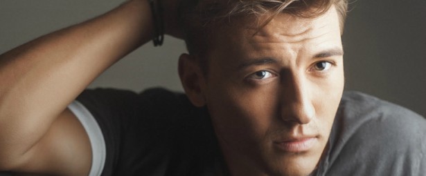 "Θα σ'αγαπώ" | Ο Πάρις μας παρουσιάζει το νέο του τραγούδι!