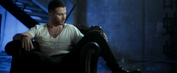 "Μη ρωτάς"| Ο Αλέξανδρος Μίρτος επέστρεψε με νέο τραγούδι και video clip!