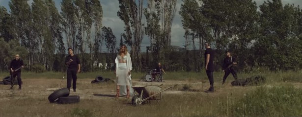 "Κάτι πήγε στραβά" | DiGi, RadioAct & Demy σε νέο τραγούδι και video clip!