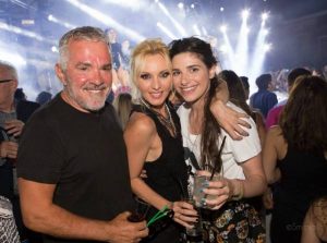 13563531_1050245215068845_1671109887_n