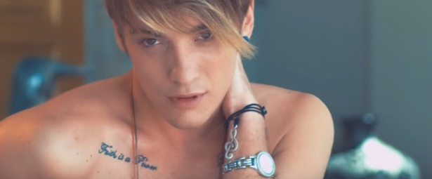 "Κάνω Καλοκαίρια"| Ακούστε το ολοκαίνουριο τραγούδι του Kim σε συνεργασία με τον Arva!