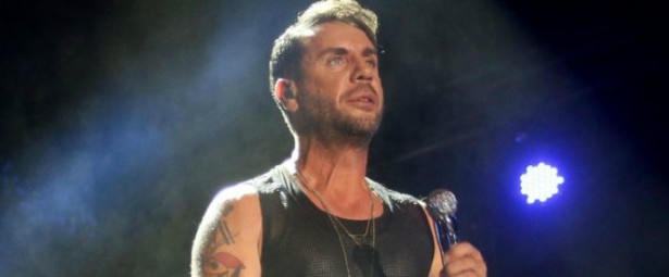 Αποθεώθηκε ο Γιώργος Μαζωνάκης στη συναυλία του στο Κατράκειο Θέατρο! (Ρεπορτάζ)