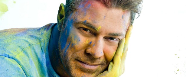 Χρήστος Χολίδης:" Η ίδια προσπάθεια που κάνεις μέχρι να φτάσεις να βγάλεις ένα τραγούδι επαναλαμβάνεται κάθε φορά"