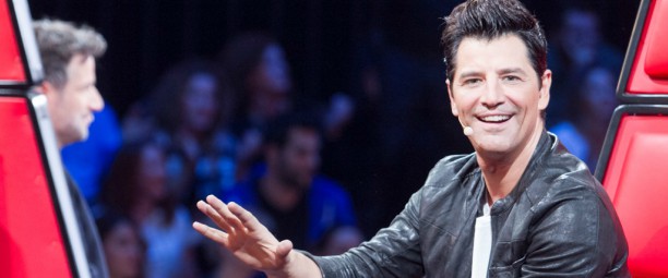 The Voice: 17χρονη διαγωνιζόμενη σήκωσε τον Σάκη και χόρεψαν πεντοζάλη (vid)