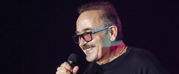 Σταμάτης Γονίδης| «Υλοποιώντας» την πρώτη έκθεση ζωγραφικής του για φιλανθρωπικό σκοπό! (εικόνες)