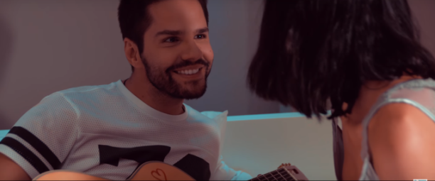 "Ανόητος" | Ο Γιώργος Τσαλίκης παρουσιάζει το νέο του τραγούδι και video clip!